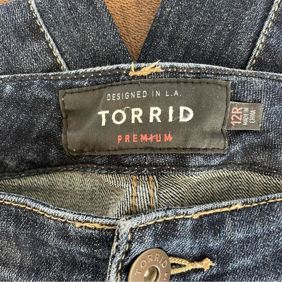 Torrid Boyfriend Ankle Stretch Mid-Rise Jean. - Picture 8 of 11